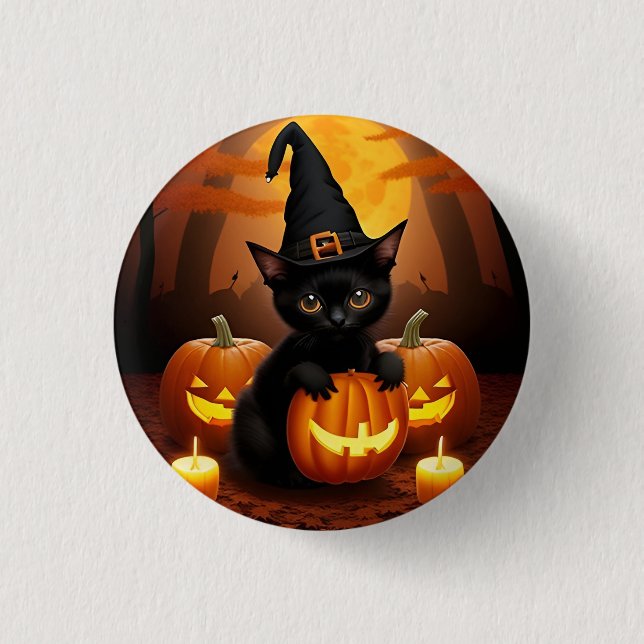 Black Kitten in Hexenhut Amid Halloween Pumpkins Button (Vorderseite)
