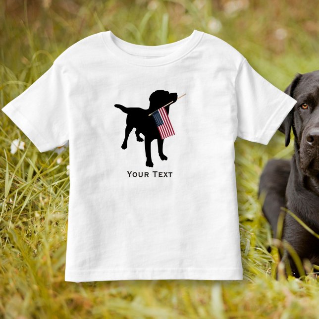 Black Lab Hund mit der US-Flagge, 4. Juli Kleinkind T-shirt (Von Creator hochgeladen)