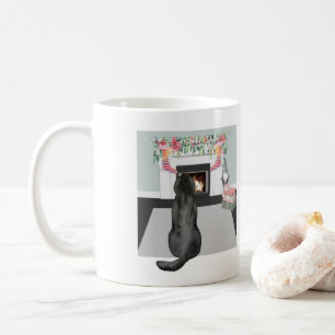 Black Labrador Hund Weihnachten Feuerplatz Szene Kaffeetasse