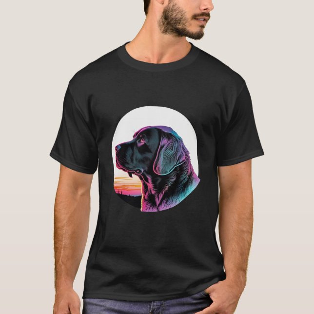 Black Labrador in a Dreamy 80s Retrowave Aesthetic T-Shirt (Vorderseite)