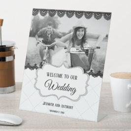 Black Lace on White Custom Wedding Sockelschild