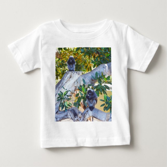 Black Langur Affen Eating, Baby Tshirt (Vorderseite)