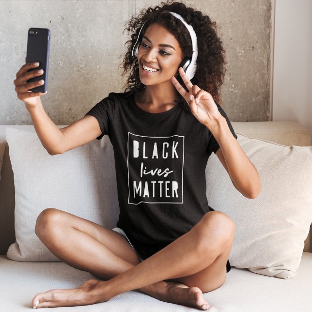 Black Lives Materie | BLM Race Equality Modern T-Shirt (Von Creator hochgeladen)