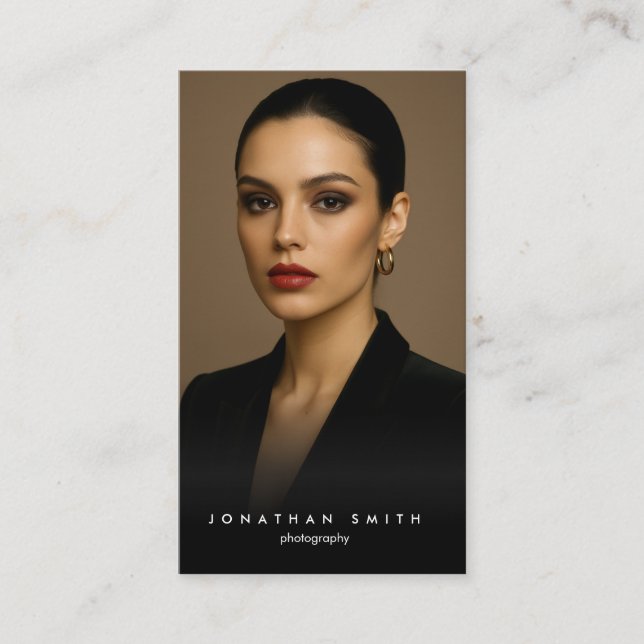 Black Minimal Photographer Elegant Business Card Visitenkarte (Vorderseite)