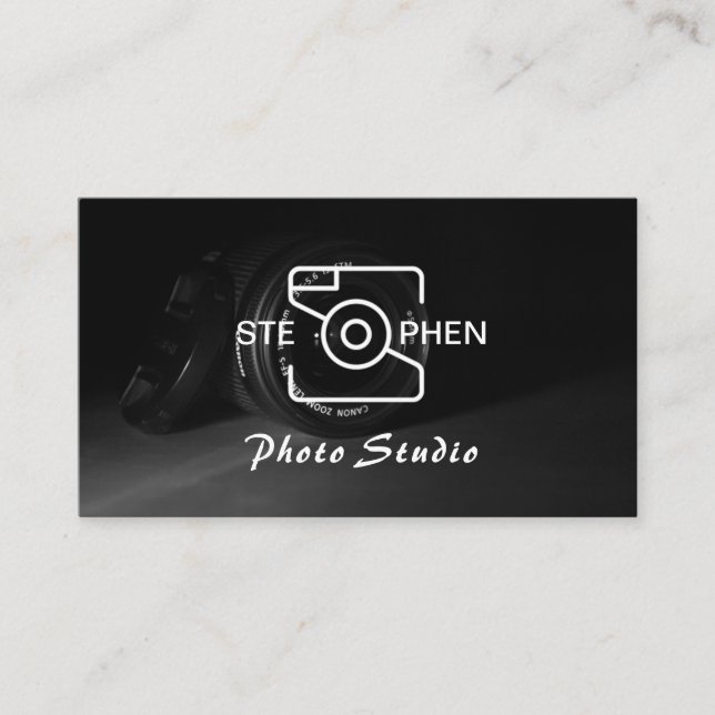 Black Minimalistisch Foto Studio Business Card Visitenkarte (Vorderseite)
