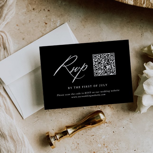 Black Modern Calligraphy Wedding QR Code RSVP Karte (Von Creator hochgeladen)