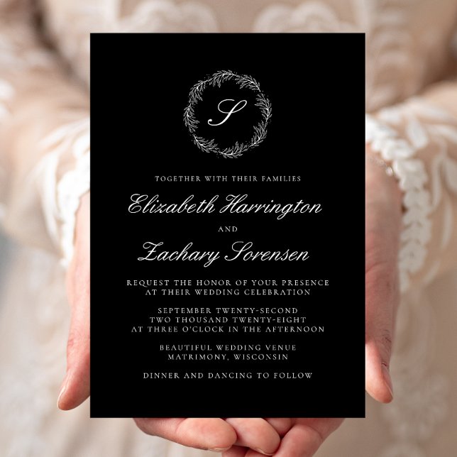 Black Monogram Wreath White Script Wedding Einladung (Von Creator hochgeladen)