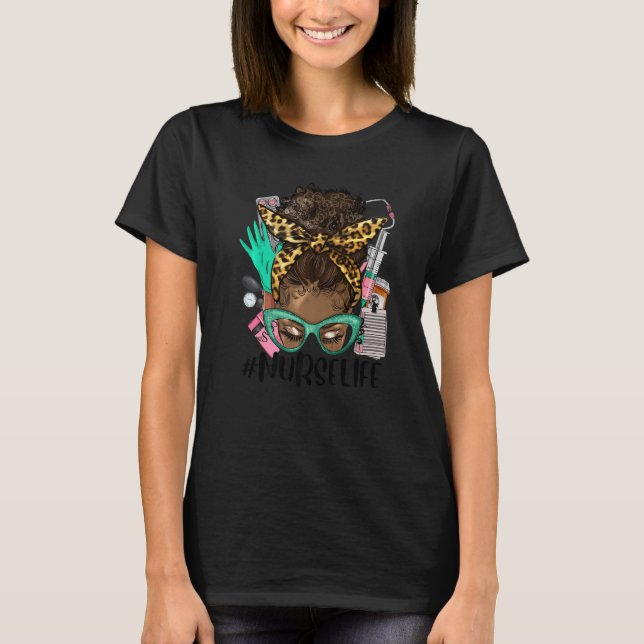 Black Nurse Life Afro Hair Messy Bun Leopard CNA N T-Shirt (Vorderseite)