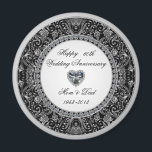 Black Onyx Style Diamond Wedding Jubiläum Magnet<br><div class="desc">Ein Digitalbcon-Bilddesign mit platinsilber- und schwarz-onyx-Stil mit einer Vielzahl von individuellen Bildern, Formen, Mustern, Stilen und Schriftart in diesem einzigartigen "Black Onyx Style Diamond Wedding Anniversary" Magnet. Dieses ansprechende und elegante Design wird durch eine individuell gestaltbare Textschrift ergänzt, die das perfekte Accessoire für Ihre Jubiläumsfeier darstellt und sich als Souvenir...</div>