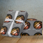 Black Orange Basketball Ball Sport Geburtstag Geschenkpapier<br><div class="desc">Modernes Black Orange Basketball Ball Sportmuster Geburtstag Wrapping Papier. Fügen Sie Ihren Namen und Text hinzu und machen Sie ein modernes,  personalisiertes Basketballkorb-Papier.</div>
