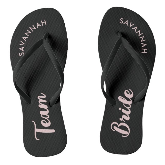 Black Pink Name Brie Brautparty Bachelorette Flip Flops (Fußbett)