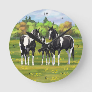 Black Pinto Paint Quarter Horses In Summer Pasture Runde Wanduhr