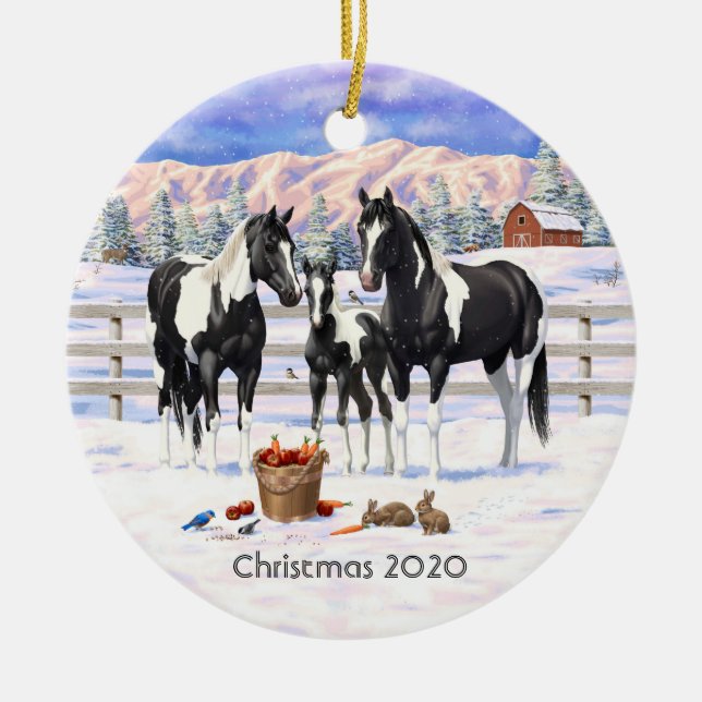 Black Pinto Quarter Pferde Paint Pferde im Schnee Keramik Ornament (Vorne)