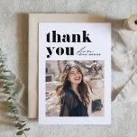 Black Retro Typografy Modern Foto Abschluss Dankeskarte<br><div class="desc">Foto Vielen Dank für Ihre Karte | Vielen Dank an Familie und Freunde, dass Sie Teil Ihres Events mit diesem anpassbaren Abschluss Dankeschön Karte. Dieses Foto Dankeschön-Karte verfügt über Retro-fett Typografie und ein handgeschriebenes Skript. Personalisieren Sie diese, indem Sie Ihre Daten hinzufügen. Dieses Foto Abschluss danke Ihnen Karte ist auf...</div>