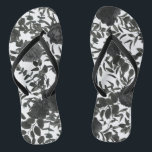 Black Rose Wedding Gothic Flip Flops<br><div class="desc">Der wunderschöne gotische Stil mit schwarzen Rose ist perfekt für Ihre Hochzeit.  Ideal für ein Halloween Hochzeitsfest oder für ein elegantes,  dunkles und schönes Gothfestival.</div>