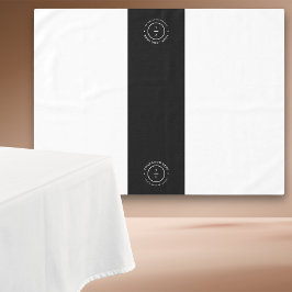 Black Runner Event Show mit Logo der Firma Classy Tischdecke