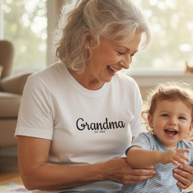 Black Script Established Grandma T-Shirt (Von Creator hochgeladen)