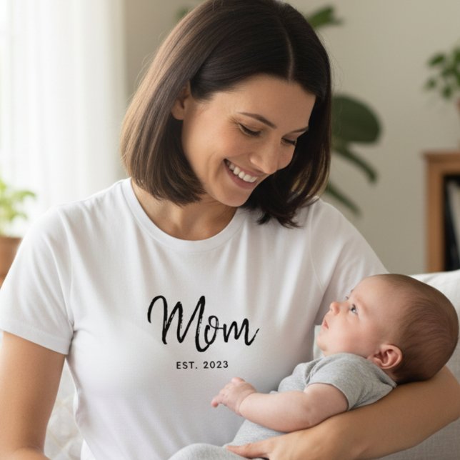 Black Script Established Mom Modern Minimalist T-Shirt (Von Creator hochgeladen)