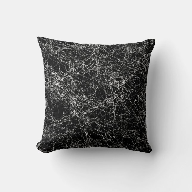 Black & Silvery Spider Webs Chic Halloween Kissen (Vorderseite)