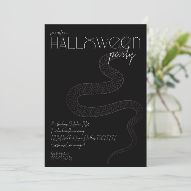 Black Snake Witchy Halloween Party Einladung (Stehend Vorderseite)
