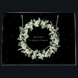 Black Snowberry Eukalyptus Christmas/Holiday Große Geschenktüte<br><div class="desc">Elegante,  schwarze Weihnachts-/Feiertagsgeschenktasche mit einer persönlichen Nachricht. Mit einem Kranz aus handgemalten Snowberries und Eukalyptus. Der gesamte Text ist vollständig editierbar,  sodass Sie den Schriftart leicht ändern können. Verschiedene Taschen in verschiedenen Größen und Koordinatensets in meinem Geschäft verfügbar.</div>