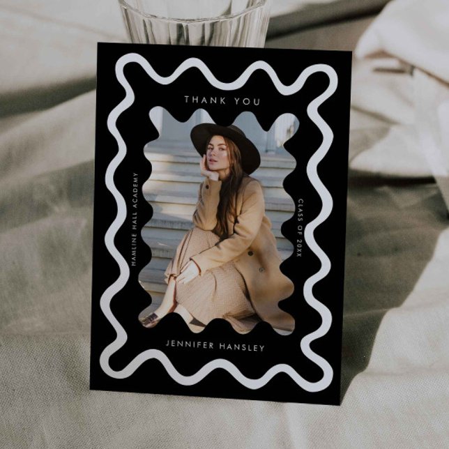 Black Squiggg Wavy Frame Abschluss Vielen Dank Ankündigung (Von Creator hochgeladen)