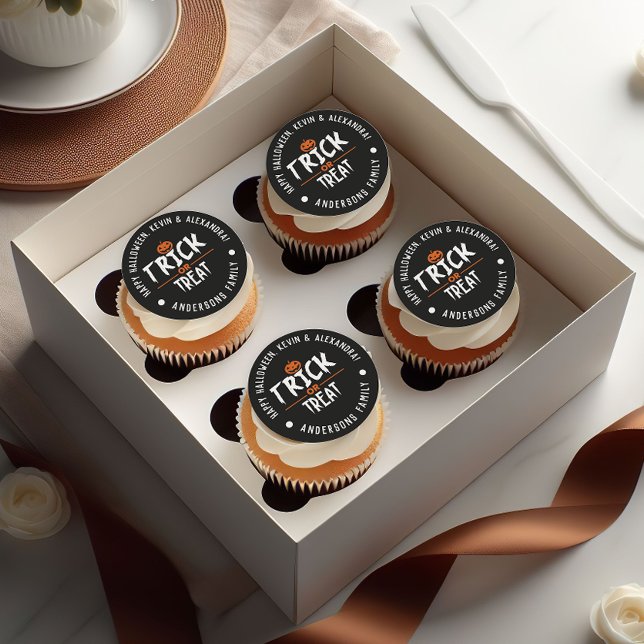 Black Stylish Halloween "Trick or Treat" Print Runder Aufkleber (Black Stylish Halloween "Trick Or Treat" Print Classic Round Sticker)