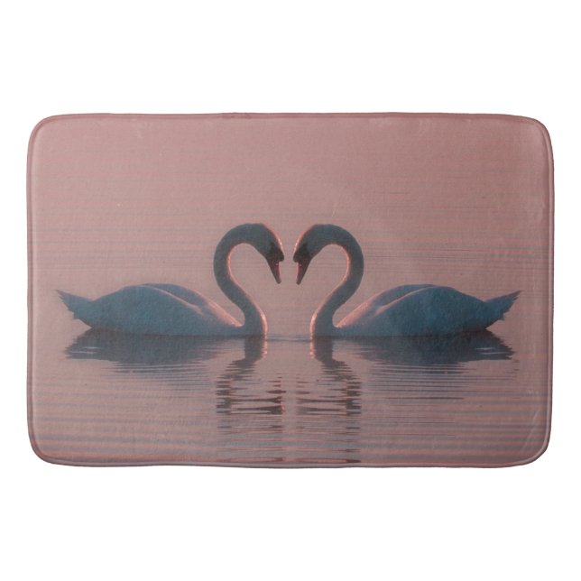 Black Swans Swim Pink Sky Badematte (Vorderseite)
