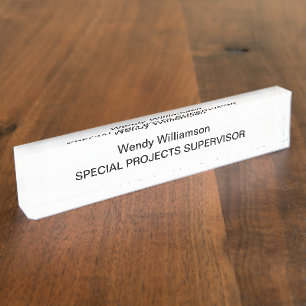 Black Text White Desk Namplate im Geschäftsbüro Namensplakette