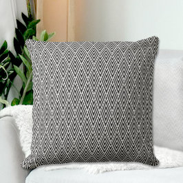 Black Throw Pillow Kissen