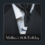 Black Tuxedo Men's 80. Geburtstagsparty Einladung<br><div class="desc">Dieses Design verfügt über ein Foto eines schwarzen Tuxedo mit der Bogen-Krawatte locker und hängend.  Der Text ist ein Art Deko Schriftart.  Personalisieren Sie die Einladung mit den Details Ihrer achtzigsten Geburtstagsparty.  Diese Einladung funktioniert auch bei anderen formalen Veranstaltungen der schwarzen Krawatte.</div>