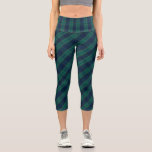 Black Watch Tartan Karierter schottischer Zoll Capri Leggings<br><div class="desc">Hochwertige,  komfortable,  hochauflösende Capri-Leggings mit einem karierten Muster aus schwarzer Uhr.  Fügen Sie benutzerdefinierten Text,  Monogramm,  etc. zu personalisieren. Ideal zum Ausarbeiten oder Aufhängen.</div>