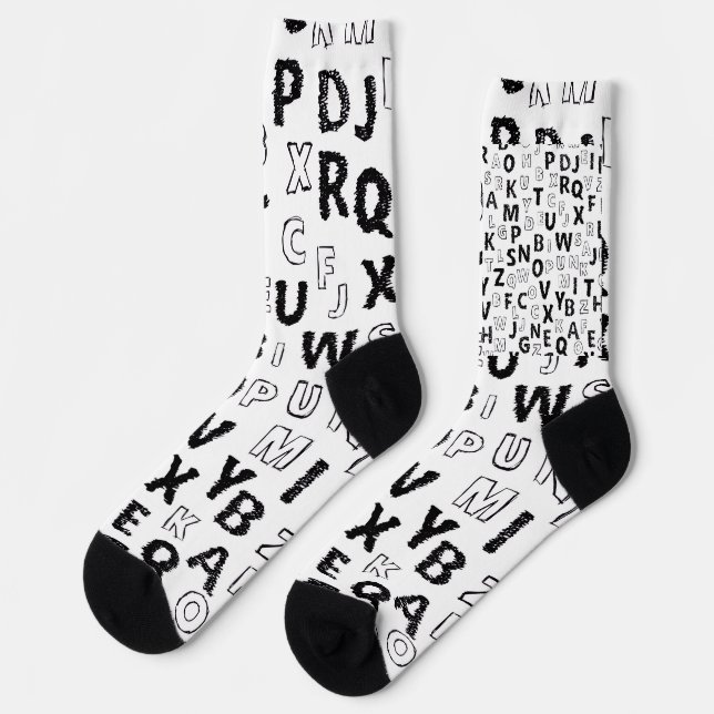 Black & White Alphabet Pattern Crew Socks Socken (Linkes Detail)
