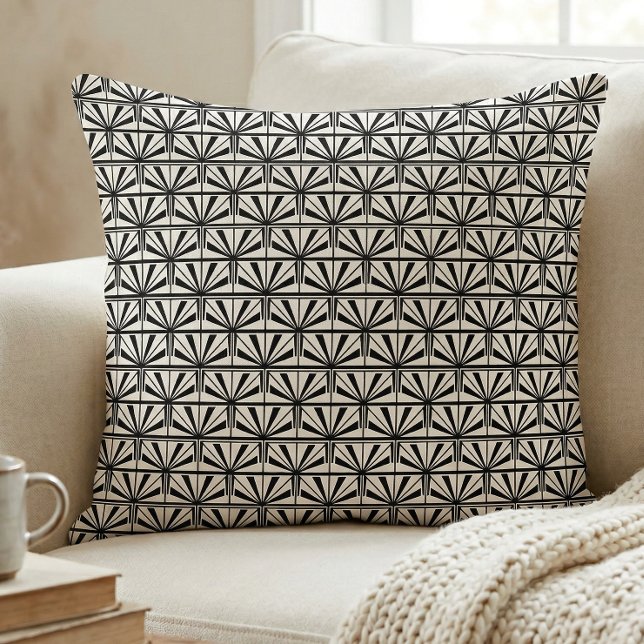 Black White Art Deco Geometric Pattern Kissen (Von Creator hochgeladen)