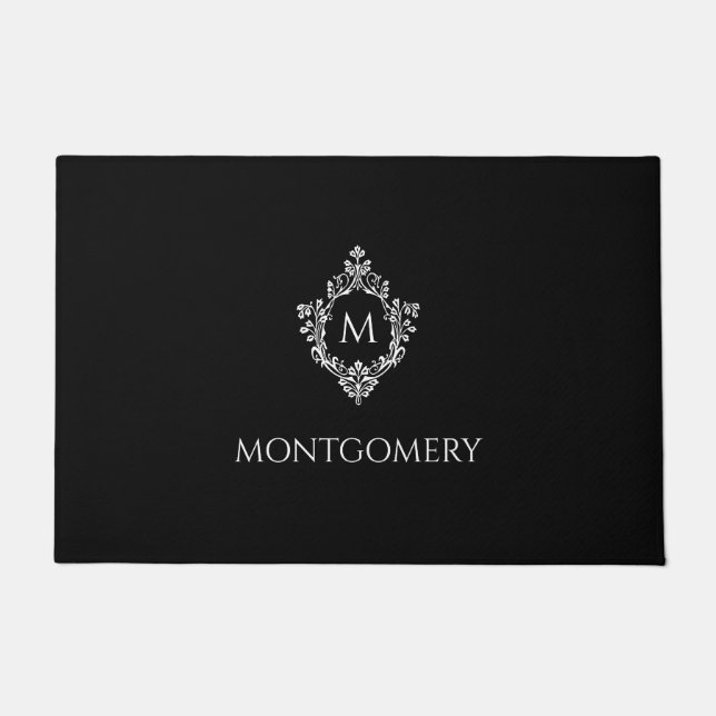 Black & White Crest Elegant Monogram Initial Name Fußmatte (Vorderseite)
