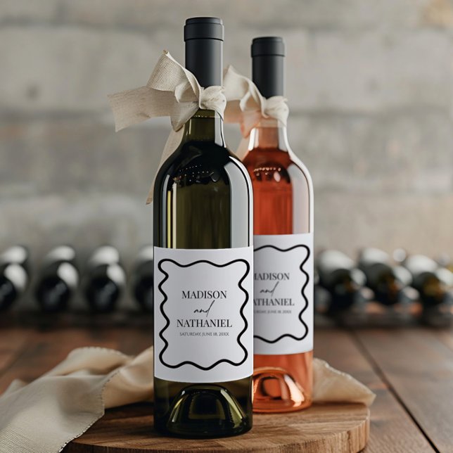 Black White Elegant Wavy Border Wedding Weinetikett (Von Creator hochgeladen)