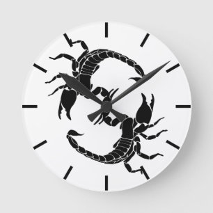 Black & White Letter S - Two Scorpions Runde Wanduhr