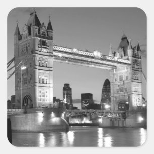 Black White London Tower Bridge Quadratischer Aufkleber