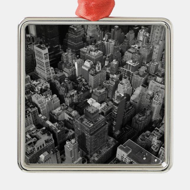 Black & White New York City Night Skyline Ornament Aus Metall (Vorne)