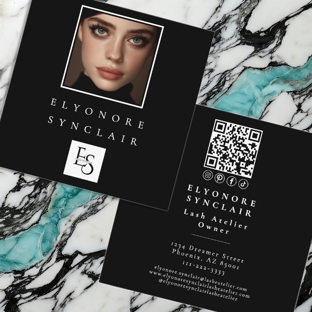 Black White Script Photo Logo QR Code Social Lash Quadratische Visitenkarte (Von Creator hochgeladen)