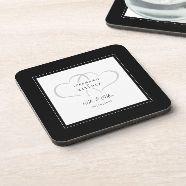 Black & White Wedding Mr & Mrs. Elegant Chic Heart Getränkeuntersetzer (Linke Seite)