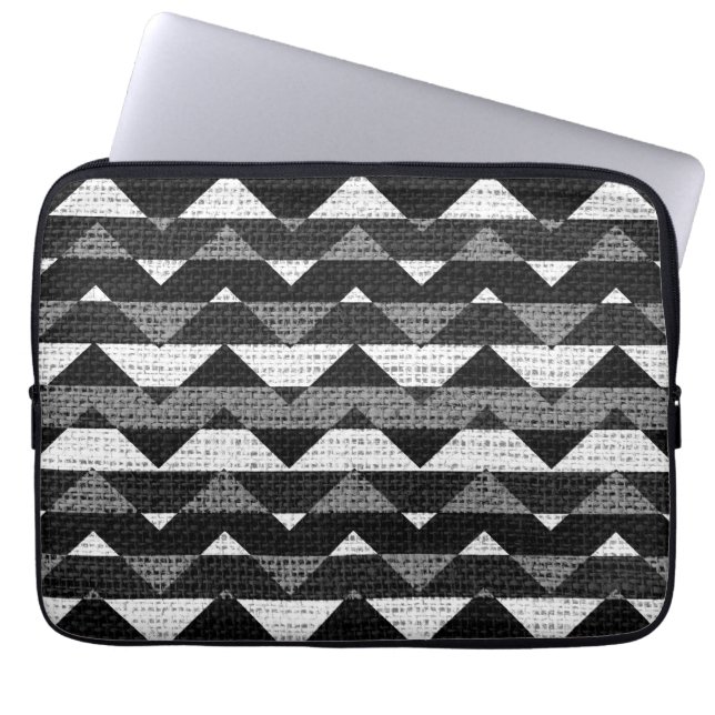 Black & White Zickzack Zigzag Burlap Jute Laptopschutzhülle (Vorderseite)