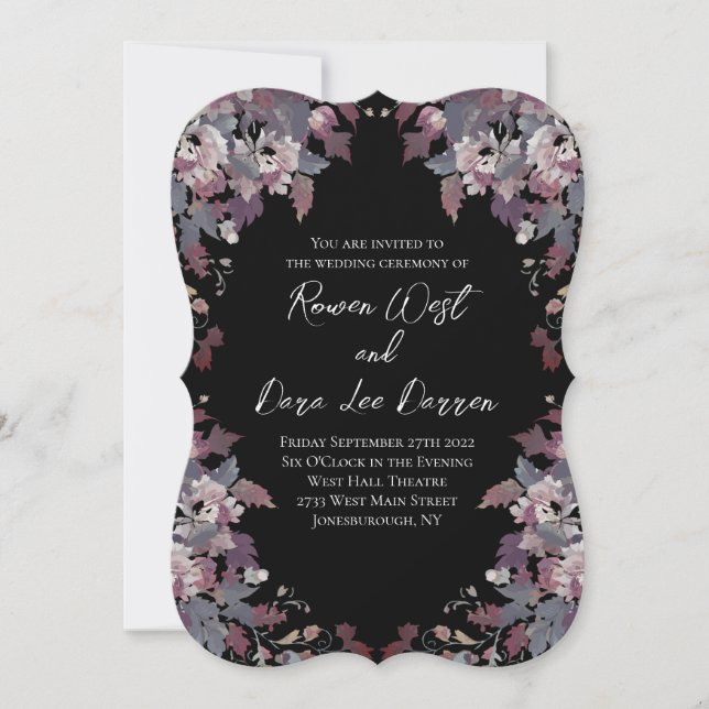 Black with Moody Dark Floral Wedding Invitations Einladung (Vorderseite)
