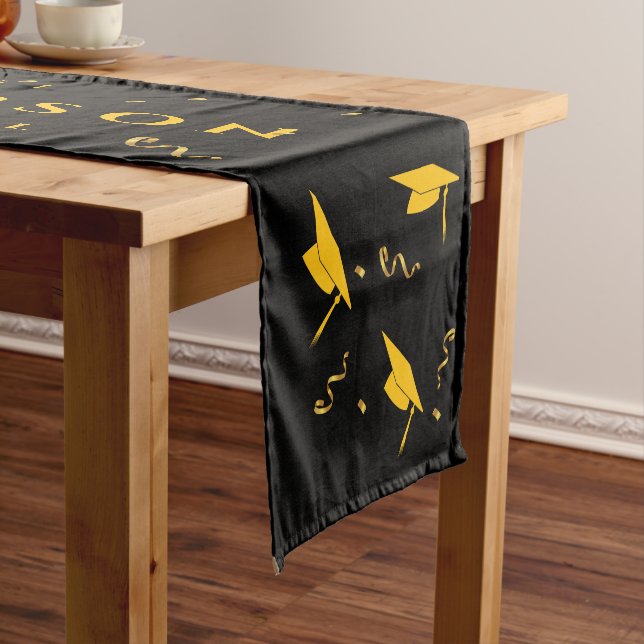 Black Yellow 2025 Abschluss Herzlichen Glückwunsch Kurzer Tischläufer (Beispiel)