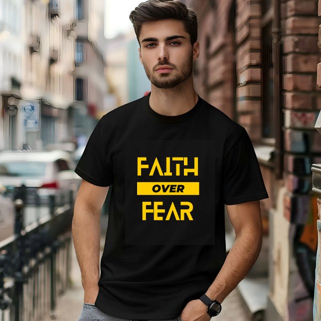 Black Yellow Simple Typografy T - Shirt (Von Creator hochgeladen)