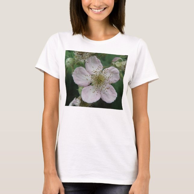 BlackBerry Blume Makro Ladys T Shirt (Vorderseite)