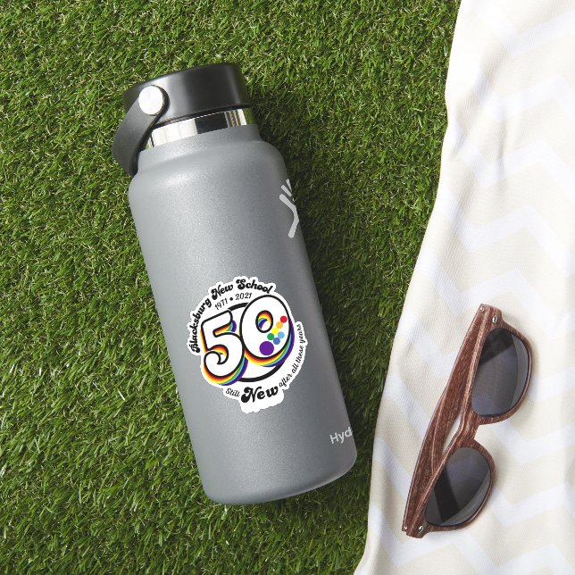 Blacksburg New School feiert 50. Round Sticky Aufkleber (HydroFlask Insitu)