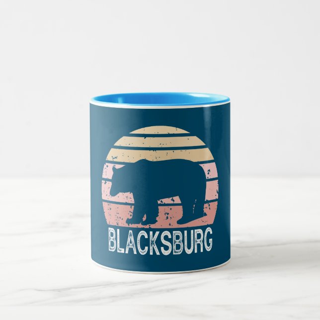 Blacksburg Virginia Retro Bear Zweifarbige Tasse (Mittel)