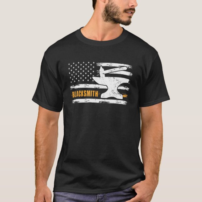 Blacksmith Hammer Anvil Flag Knife Maker Stahl Pre T-Shirt (Vorderseite)