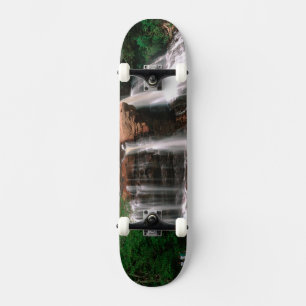 Blackwater Falls, West Virginia, landschaftlich sc Skateboard